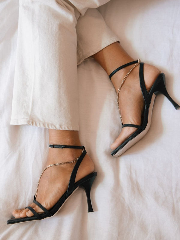 Alohas Straps Chain Heel - Black